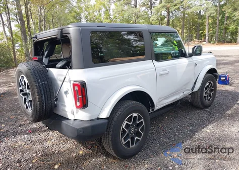 2023 Ford Bronco Outer Banks z USA, uszkodzony, nr VIN 1FMDE5AP1PLA95197